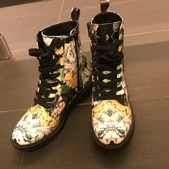Steve Madden floral officer combat booties - Picture 3 of 5